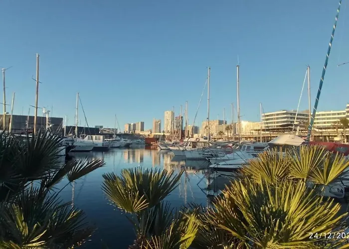 Waterfront Cozy Two Bedrooms Ботель Барселона
