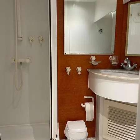 Ботель Waterfront Cozy Two Bedrooms