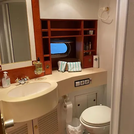 Tekne Waterfront Cozy Two Bedrooms Barselona